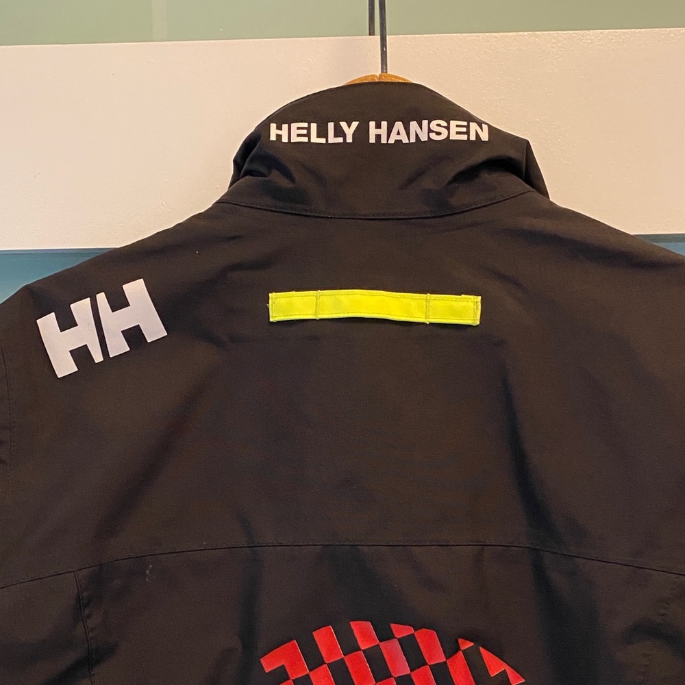 Helly Hansen Formula 1 (F1) 2022 Jacket with Honda Racing accents - Picture 7 of 16
